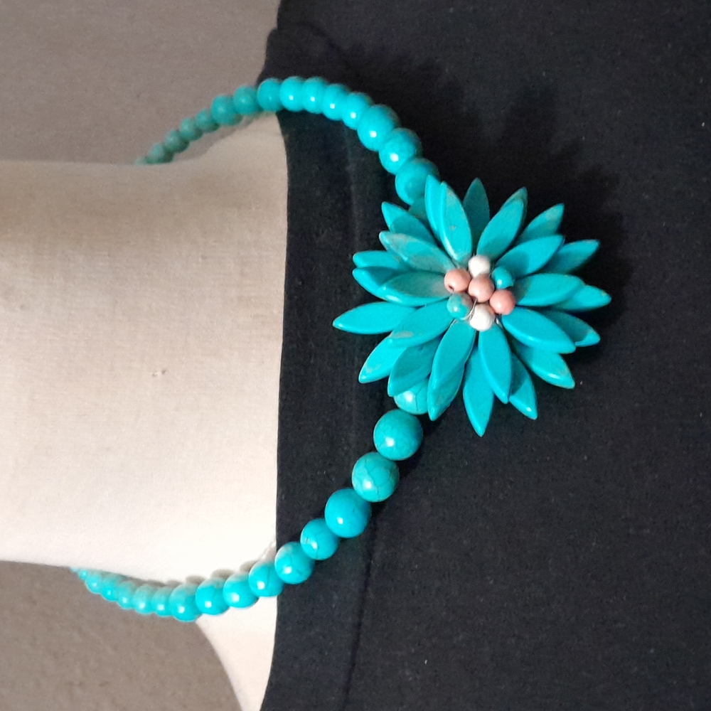 Flower necklace